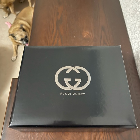Gucci Guilty empty gift box - Picture 2 of 9